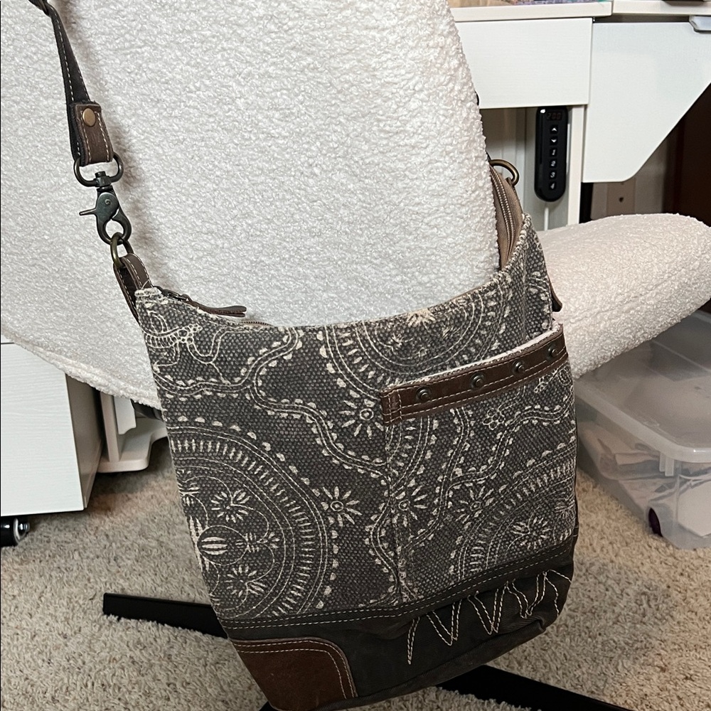 Stylish Olive Green Patterned shoulder Bag